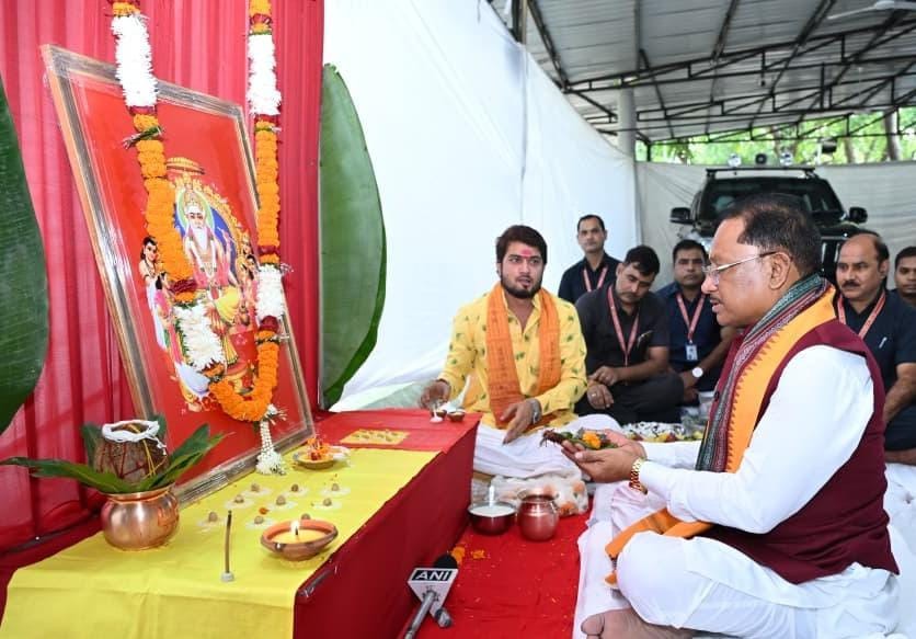 विश्वकर्मा जयंती पर CM साय का संदेश: श्रम और हुनर से बनेगा विकसित छत्तीसगढ़