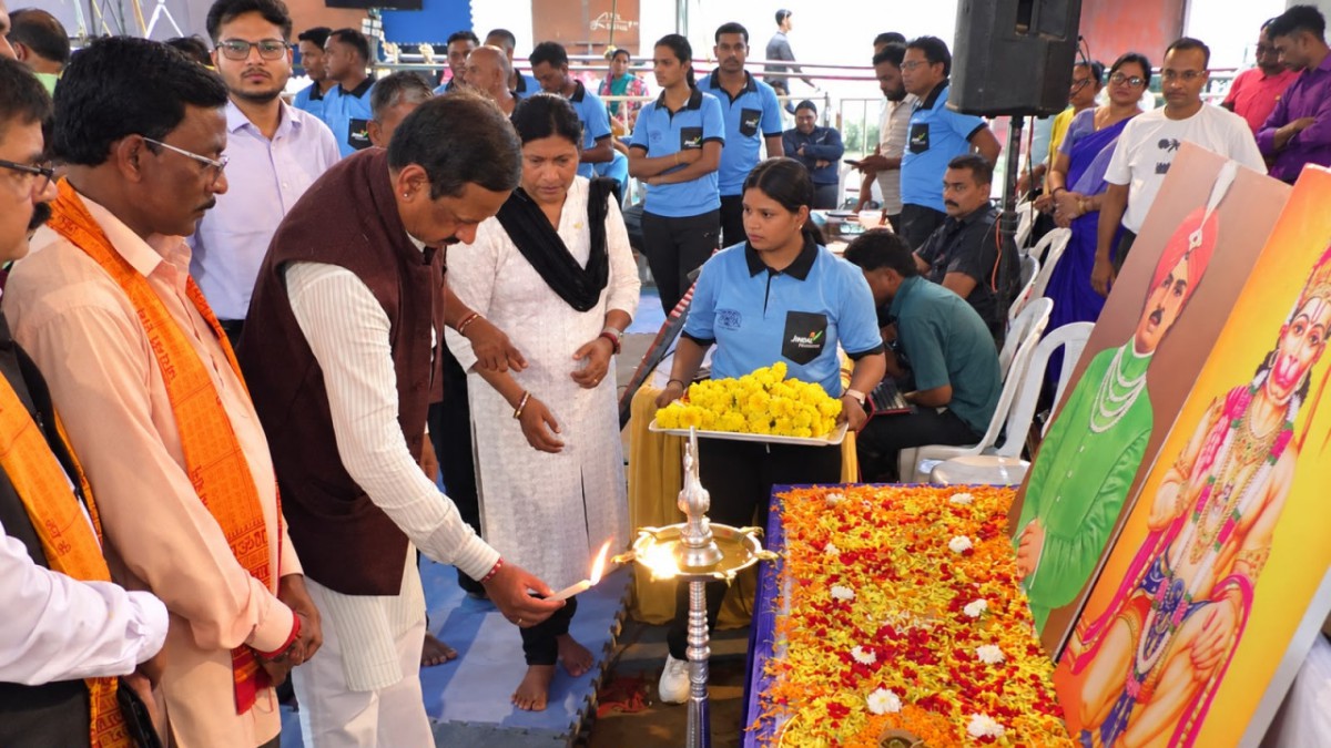 चक्रधर समारोह में कबड्डी का रोमांच, 25 टीमें दिखा रहीं दमखम