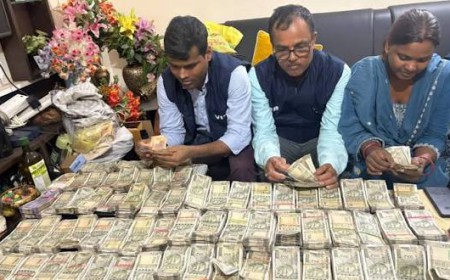 बिहार में ADM और सब-रजिस्ट्रार पत्नी के ठिकानों पर विजिलेंस की छापेमारी, 70 लाख नकद बरामद