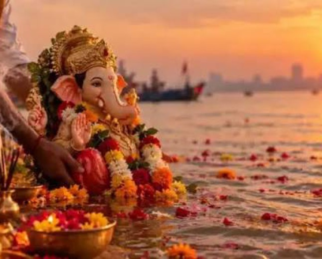 लातूर में गणेश विसर्जन शोभायात्रा को लेकर मामला दर्ज, भाजपा पदाधिकारी समेत 14 लोगों पर कार्रवाई