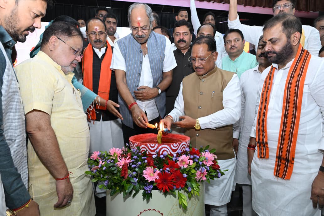 CM विष्णुदेव साय ने वैश्विक निवेश और साझेदारी के अवसरों पर दिया जोर, ‘वी विल डू इट’ के संकल्प को जनभागीदारी से साकार करने की कही बात