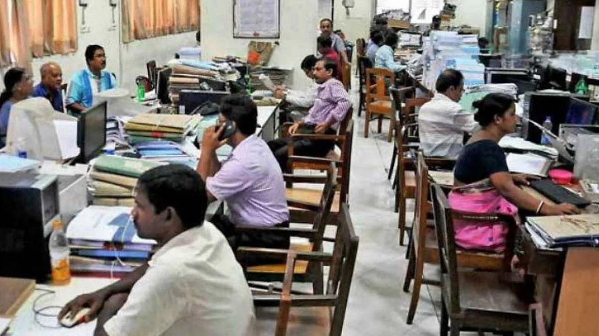 छत्तीसगढ़ में सरकारी कर्मचारियों के लिए अनिवार्य हुए दो ऑनलाइन कोर्स, 31 अक्टूबर तक पूरा करना होगा प्रशिक्षण