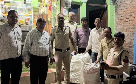 Sagar News: दीपावली से पहले अवैध पटाखों पर पुलिस की कार्रवाई, 4 लाख रुपये से अधिक की आतिशबाजी जब्त