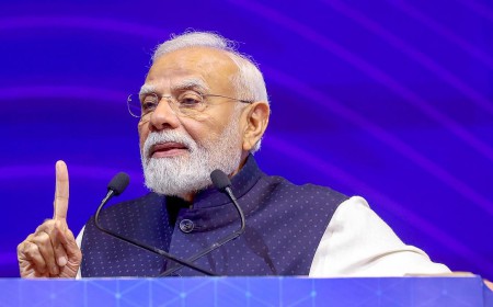 India Mobile Congress 2026: पीएम मोदी ने 10वें संस्करण का किया उद्घाटन, डिजिटल सेवाओं से लेकर 5G-6G और क्वांटम कम्युनिकेशन तक पर जोर