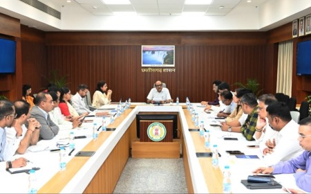 छत्तीसगढ़ के मुख्य सचिव विकासशील के निर्देश: CM हेल्पलाइन की 2 लाख शिकायतों का होगा गंभीरता से निराकरण, धान खरीदी और जल जीवन मिशन की भी समीक्षा