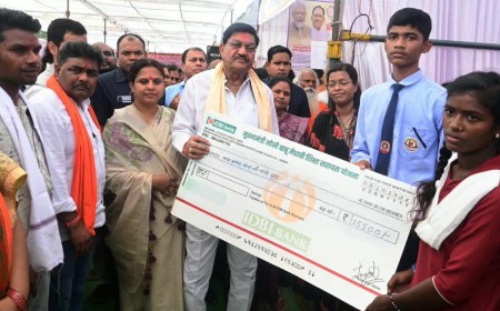 मुख्यमंत्री नोनी बाबू मेधावी शिक्षा सहायता योजना: श्रमिक परिवारों के मेधावी बच्चों को मिली 5-5 हजार रुपये की प्रोत्साहन राशि