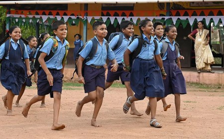 नागपुर जिला परिषद के 76,022 विद्यार्थियों को दिवाली से पहले मिलेंगे नए जूते-मोजे, शासन ने जारी किए 1.29 करोड़ रुपये